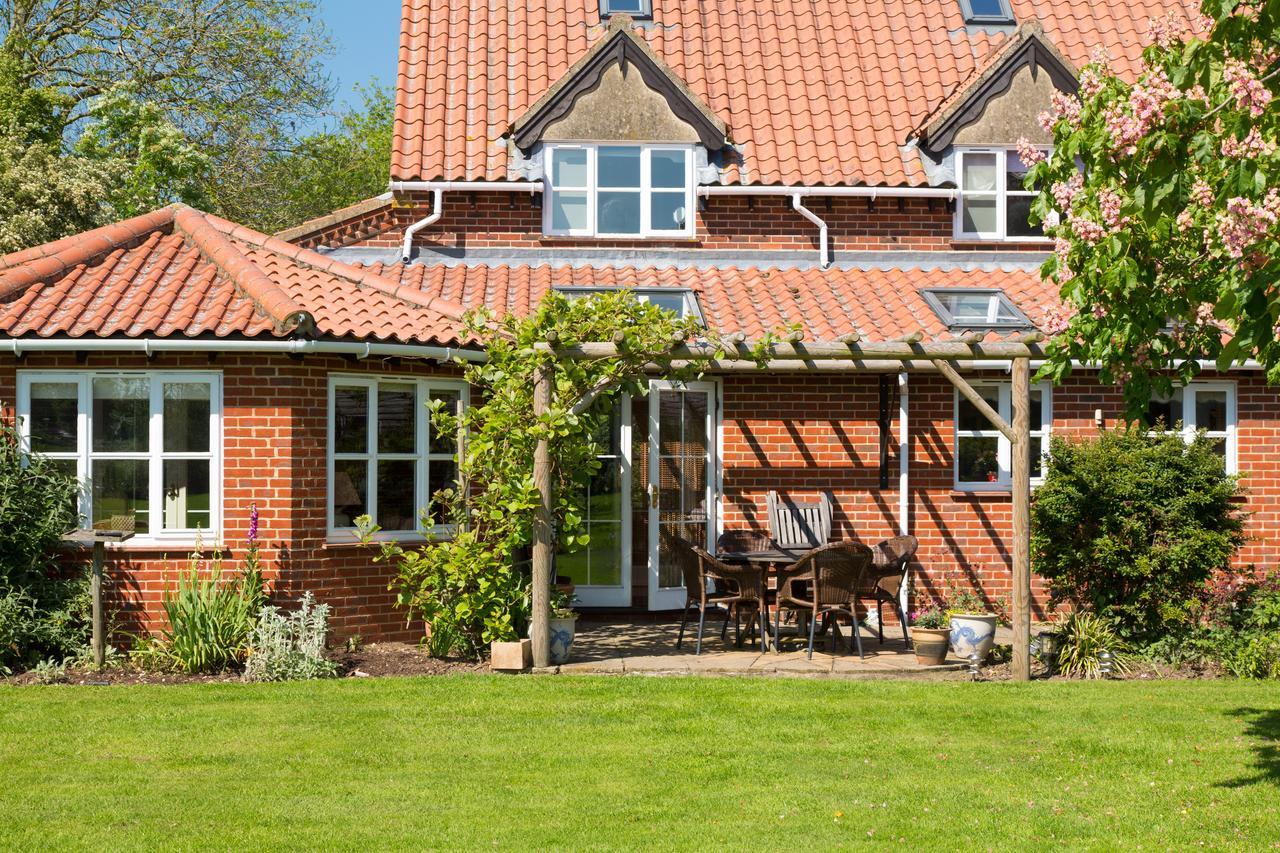 Wyvern Farm Garvestone Exterior photo